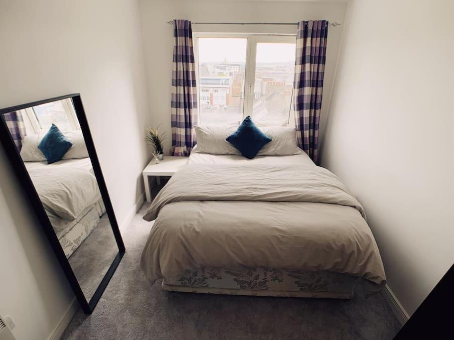 Apartment Centre - Sleeps 6 - Open Plan Newcastle upon Tyne