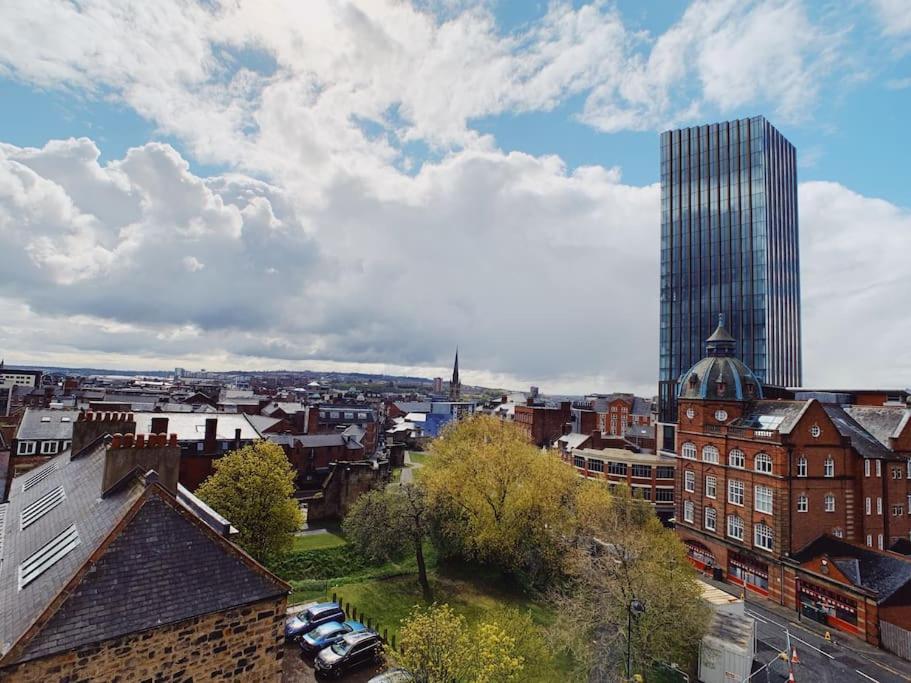 Apartment Centre - Sleeps 6 - Open Plan Newcastle upon Tyne
