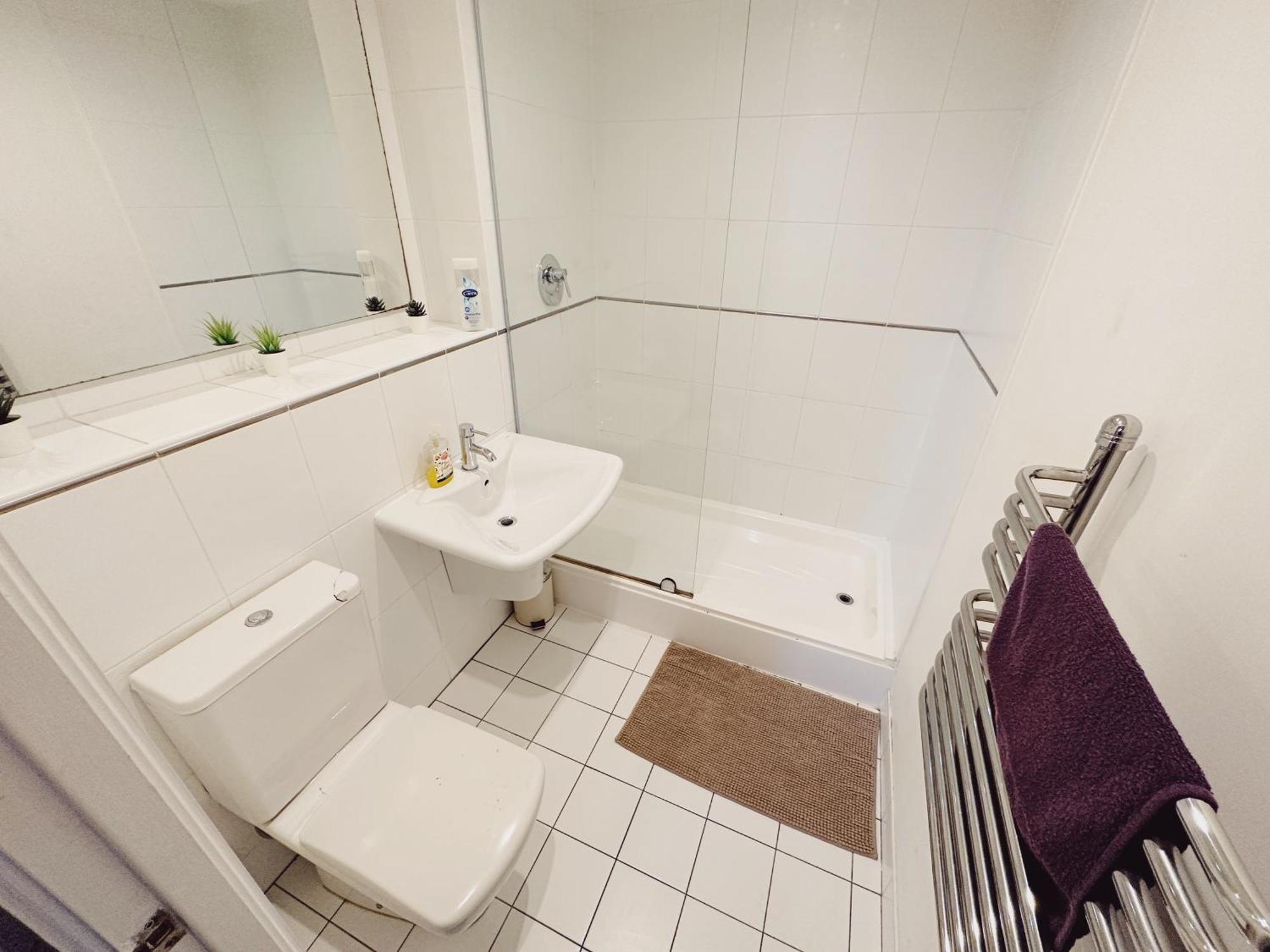 Centre - Sleeps 6 - Open Plan *